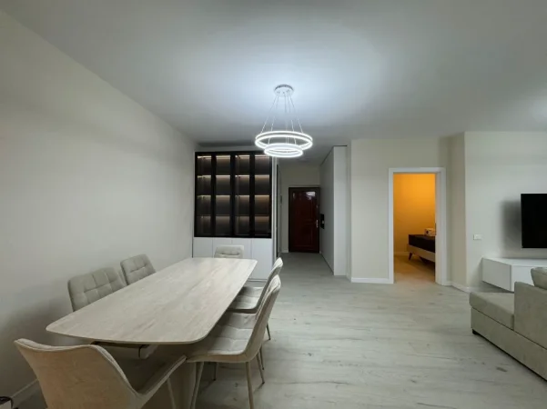 Tirane, jepet me qera apartament 3+1 Kati 3, 140 m² 1.400 € (Komuna e Parisit)