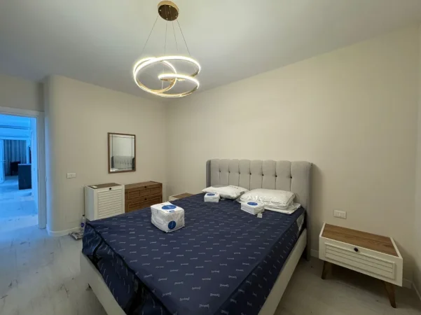 Tirane, jepet me qera apartament 3+1 Kati 3, 140 m² 1.400 € (Komuna e Parisit)
