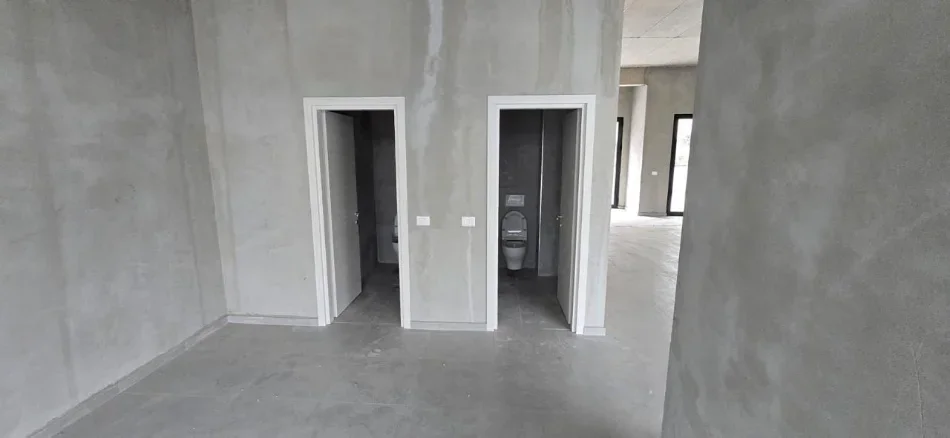 Tirane, jepet me qera ambjent biznesi Kati 1, 125 m² 1.300 € (RIVER RESIDENCE)