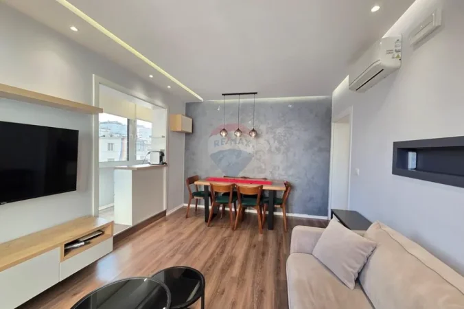 Tirane, jepet me qera apartament 2+1+Aneks+Ballkon Kati 5, 75 m² 850 € 