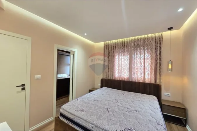 Tirane, jepet me qera apartament 2+1+Aneks+Ballkon Kati 5, 75 m² 850 € 