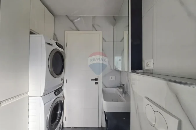 Tirane, jepet me qera apartament 2+1+Aneks+Ballkon Kati 5, 75 m² 850 € 