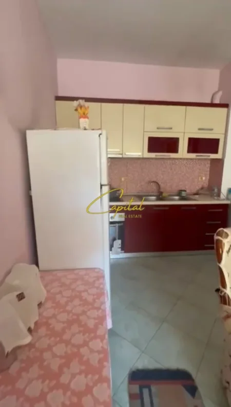 Tirane, jepet me qera apartament 1+1 Kati 7, 70 m² 350 € (YZBERISHT)