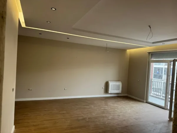 🏡 Jepet me Qera Super Apartament 2+1+2 per zyra,5 Maj pas Concordit