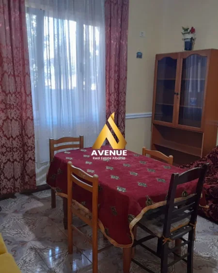 Tirane, jepet me qera apartament 2+1 Kati 1, 130 m² 660 € 