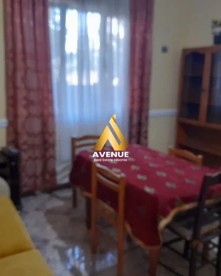 Tirane, jepet me qera apartament 2+1 Kati 1, 130 m² 660 € 