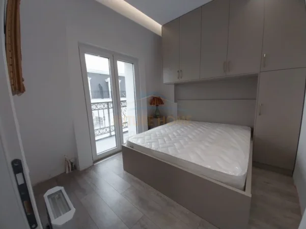 Tirane, jepet me qera apartament 1+1 Kati 4, 50 m² 400 € (Sauk)