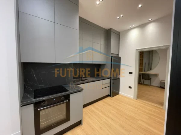 Tirane, jepet me qera apartament 1+1 Kati 1, 700 € (Kodra e Diellit)