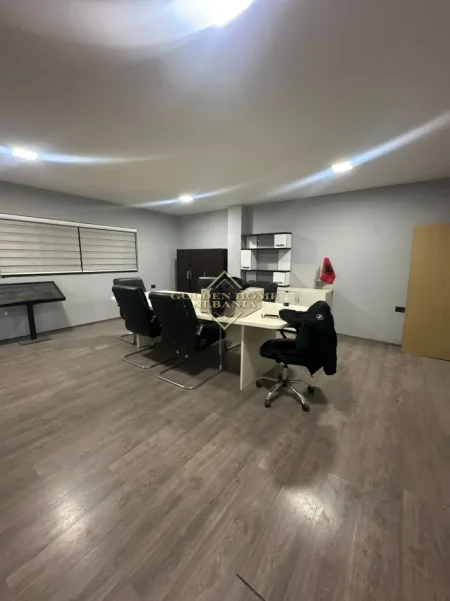 Tirane, jepet me qera , 170 m²