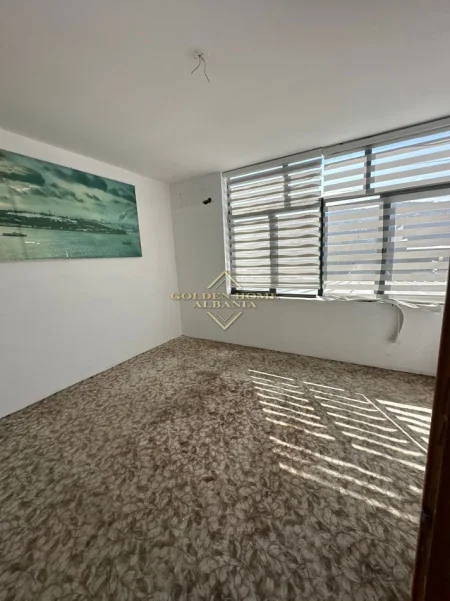 Tirane, jepet me qera , 170 m²