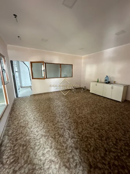 Tirane, jepet me qera , 170 m²