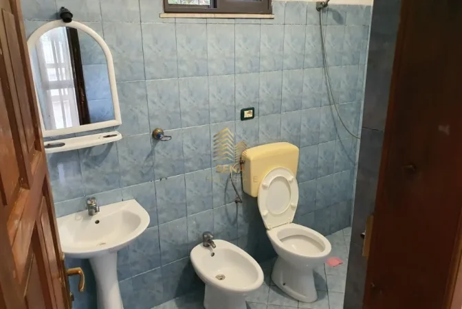 Tirane, jepet me qera apartament 1+1 Kati 1, 65 m² 300 € (Astir)