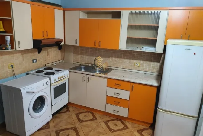 Tirane, jepet me qera apartament 1+1 Kati 1, 65 m² 300 € (Astir)