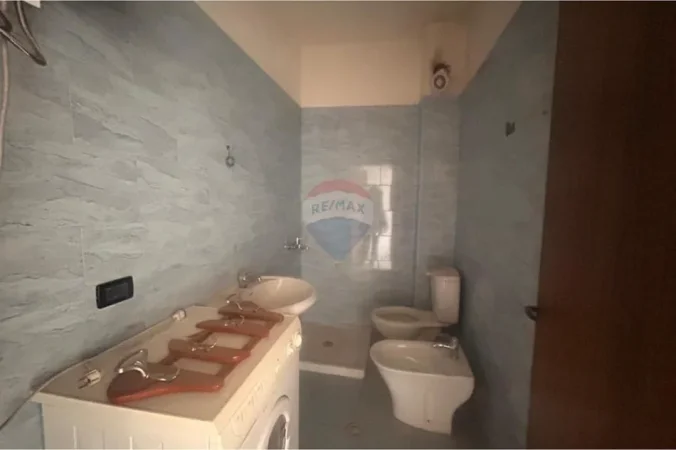 Vlore, shitet apartament 1+1 Kati 7, 50 m² 78.000 € (Blv. Ismail Qmali, Xhamia, Vlore)