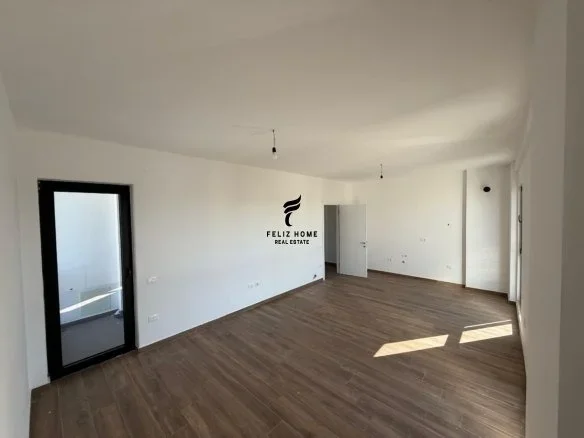 Tirane, jepet me qera zyre Kati 9, 81 m² 500 € (RRUGA E DIBRES)