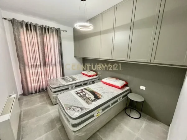 Tirane, shes apartament 2+1+Ballkon Kati 4, 103 m² 247.000 € (KOMPLEKSI ARLIS "FARMACIA 10")