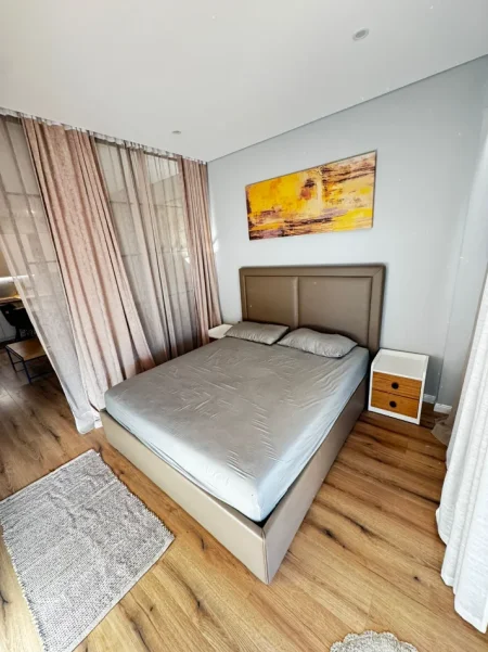 Tirane, jepet me qera apartament 2+1+Aneks+Ballkon Kati 8, 86 m² 