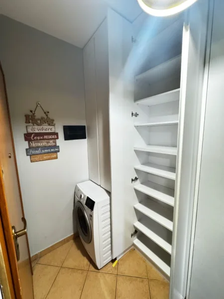 Tirane, jepet me qera apartament Kati 8, 90 m² 650 € (GLOBE)