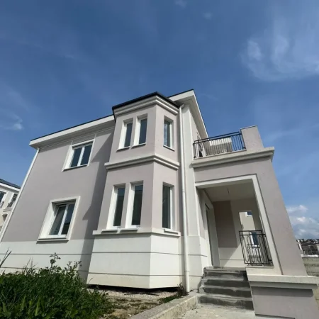 Tirane, shitet Vile 3 Katshe , 352 m² 1.050.000 € (TEG)
