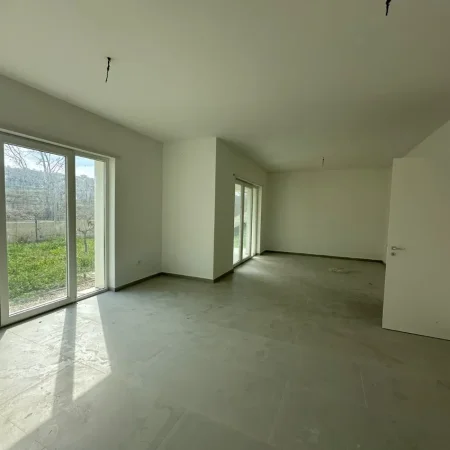 Tirane, shitet Vile 3 Katshe , 352 m² 1.050.000 € (TEG)