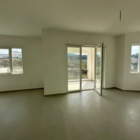 Tirane, shitet Vile 3 Katshe , 352 m² 1.050.000 € (TEG)