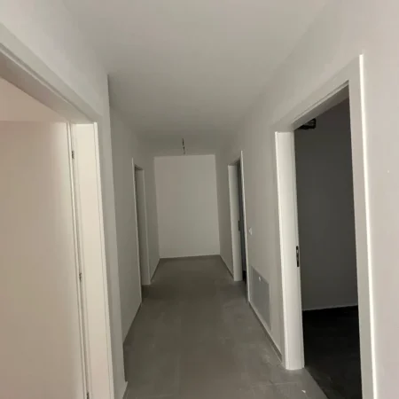 Tirane, shitet Vile 3 Katshe , 352 m² 1.050.000 € (TEG)