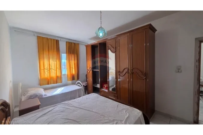 Vlore, shitet apartament 1+1 Kati 2, 64 m² 57.000 € (Lagjja Topana, pranë Bashkisë Vlorë)