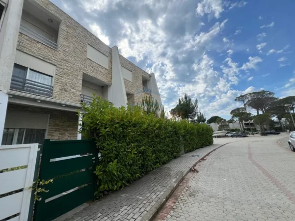 Gjiri Lalezit | Hamallaj, shitet apartament 2+1 Kati 0, 255.000 € (Gjiri i Lalzit, Lura 2)