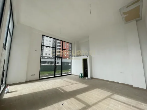 Tirane, shitet ambjent biznesi Kati 0, 60 m² 130.000 € (Astir)