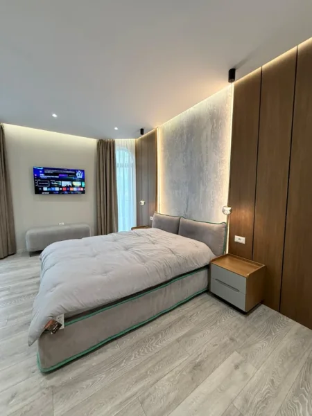 Tirane, shitet Vile 3 Katshe , 600 m² (Liqeni i Thate)