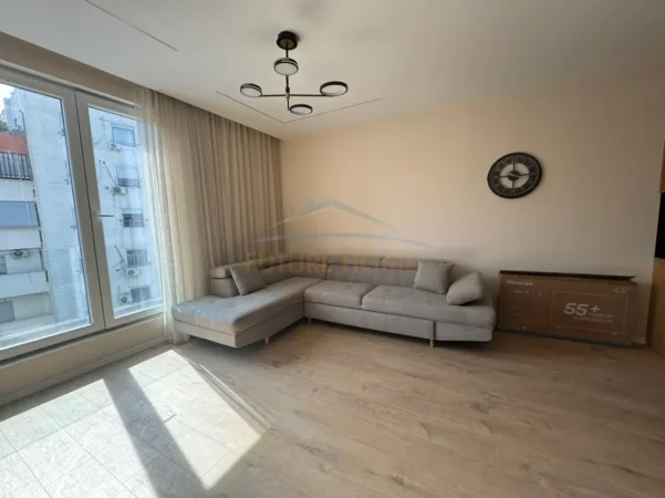 Tirane, jepet me qera apartament 1+1 Kati 3, 63 m² 700 € (Jordan Misja)