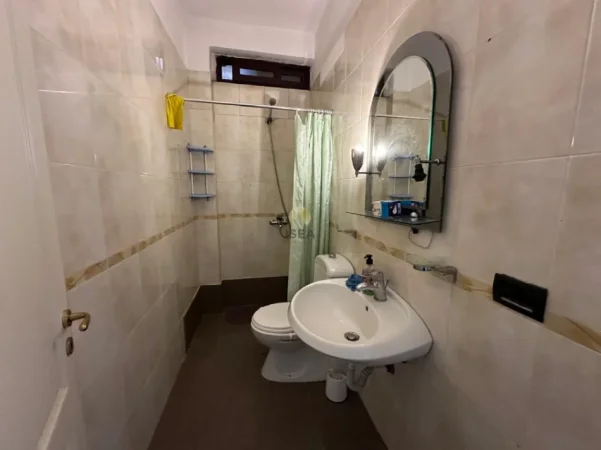 Tirane, jepet me qera apartament 3+1+Aneks+Ballkon Kati 6, 100 m² 700 € (Prokuroria e Tiranes)