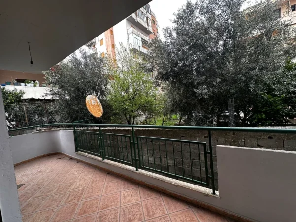 🏡 Apartament 2+1+2 për Shitje – Pranë Universitetit të Shkencave / Shkollës Mjekësore, Vlorë