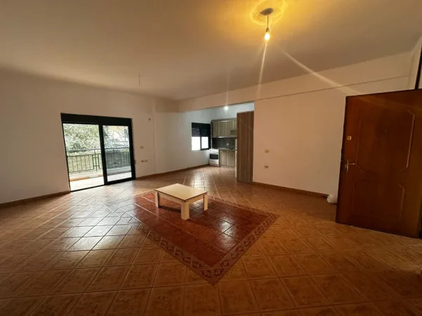 🏡 Apartament 2+1+2 për Shitje – Pranë Universitetit të Shkencave / Shkollës Mjekësore, Vlorë
