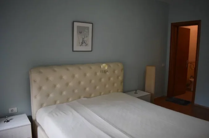 Tirane, jepet me qera apartament 2+1+Ballkon Kati 2, 90 m² 650 € (Kodra e Diellit pran Eleonores)