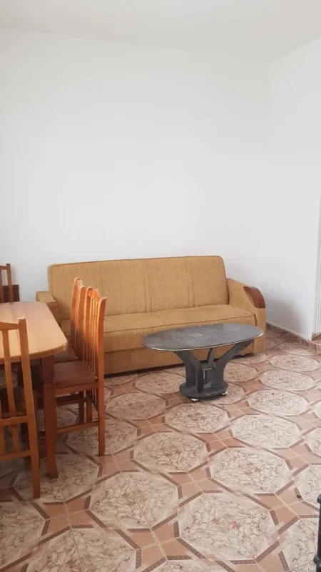 Tirane, jepet me qera apartament 1+1 Kati 2, 60 m² 250 € 