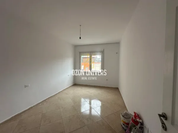 Tirane, jepet me qera apartament 1+1+Ballkon Kati 8, 65 m² 350 € (Golden Park 3)