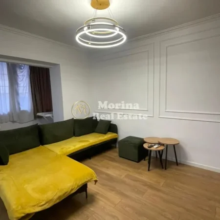 Tirane, jepet me qera apartament 1+1 Kati 1, 65 m² 600 € (Rruga Kavajes)