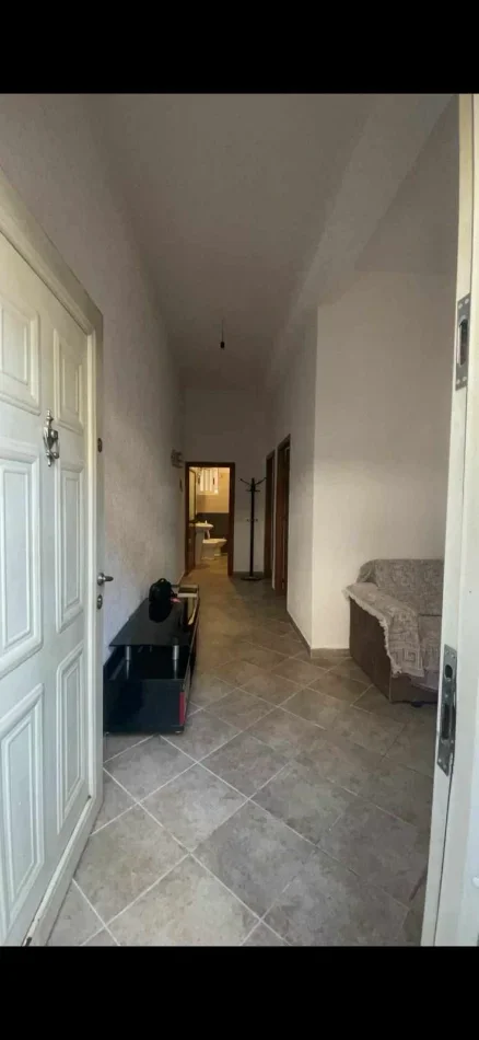 Tirane, jepet me qera Vile 2+1 Kati 1, 85 m² 330 € 
