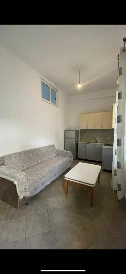 Tirane, jepet me qera Vile 2+1 Kati 1, 85 m² 330 € 
