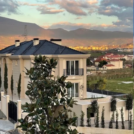 Shqiperi, shitet Vile 3 Katshe , 875 m² 2.700.000 € (TEG)