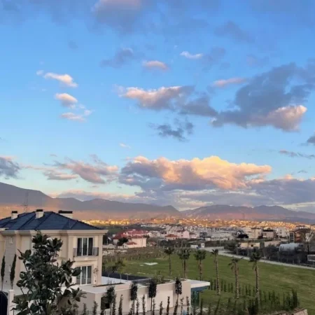 Shqiperi, shitet Vile 3 Katshe , 875 m² 2.700.000 € (TEG)