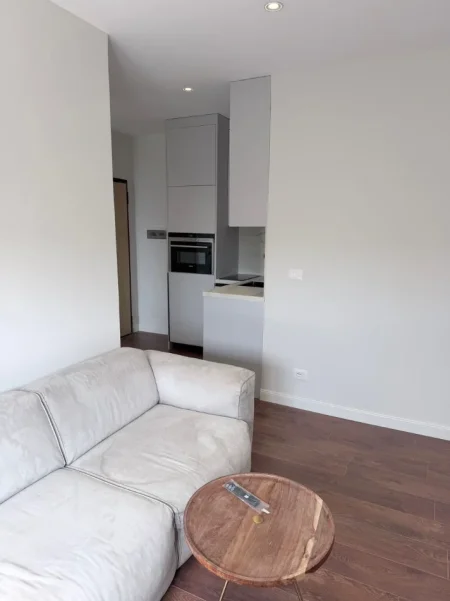 Tirane, jepet me qera apartament 1+1+Ballkon Kati 2, 65 m² 470 € 