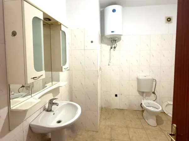 Tirane, shitet garsonier 1+1+Ballkon Kati 6, 44 m² 69.000 € (Rruga Athanas Tashko)