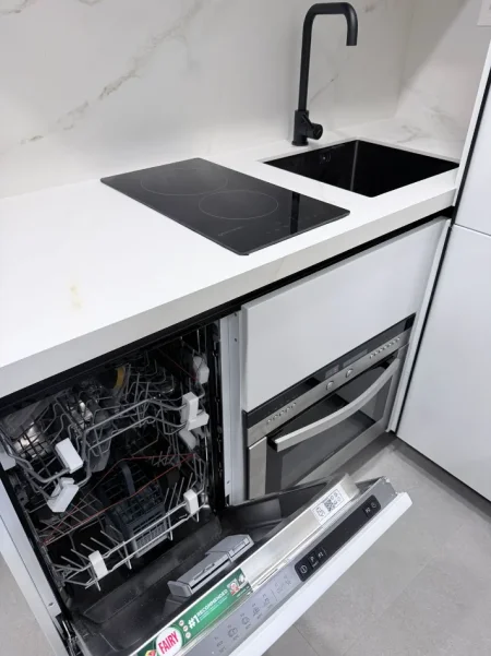 Tirane, jepet me qera garsonier 1+1 Kati 1, 35 m² 350 € 