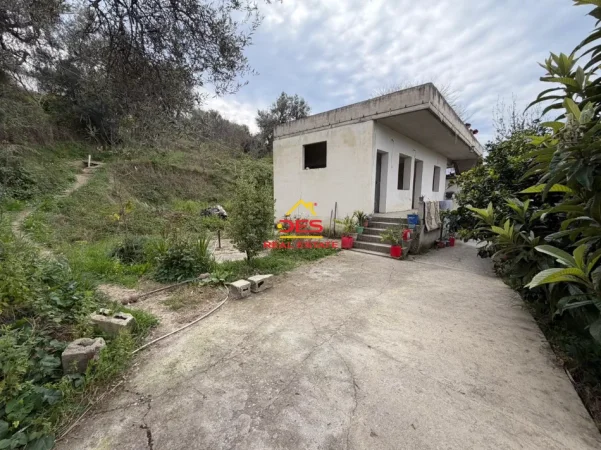 Vlore, shitet shtepi Kati 0, 131 m² 170.000 € (Lagja "Topana")