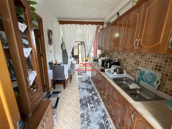 Vlore, shitet shtepi Kati 0, 131 m² 170.000 € (Lagja "Topana")