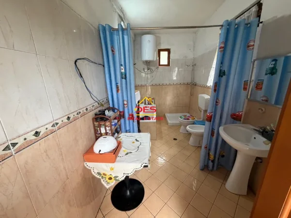 Vlore, shitet shtepi Kati 0, 131 m² 170.000 € (Lagja "Topana")