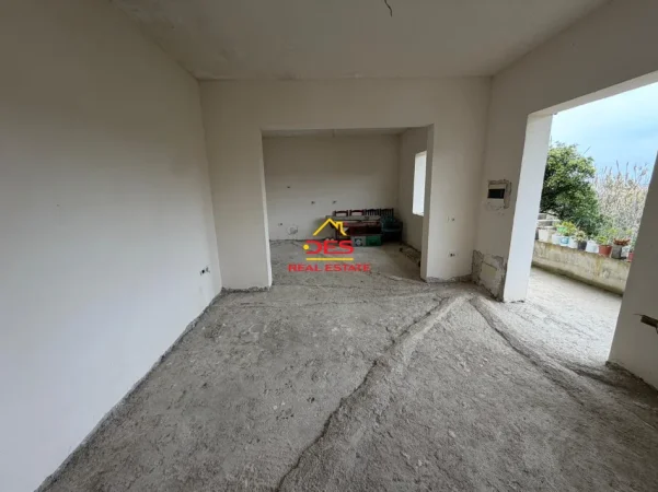 Vlore, shitet shtepi Kati 0, 131 m² 170.000 € (Lagja "Topana")