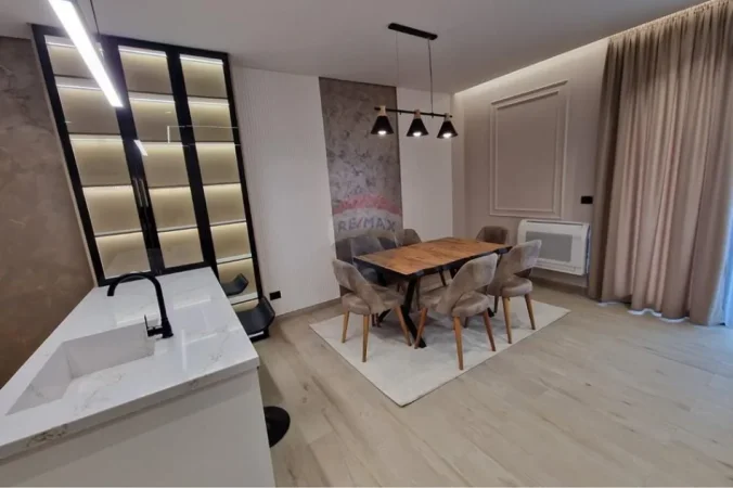 Tirane, jepet me qera apartament 2+1+Ballkon , 115 m² 1.600 € 